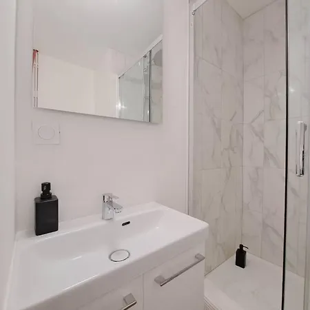 Florence - Appart'city * Reims